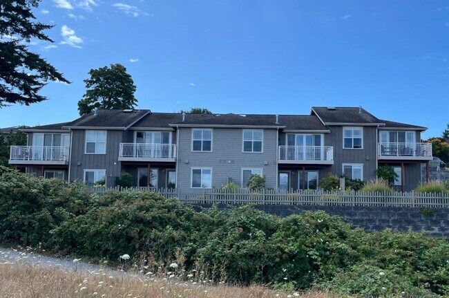 Foto del edificio - End Unit, 3 Bed, 2.5 Bath PLUS Bonus Room, Anacortes