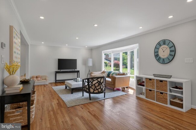 Foto del edificio - 1554 Forest Villa Ln