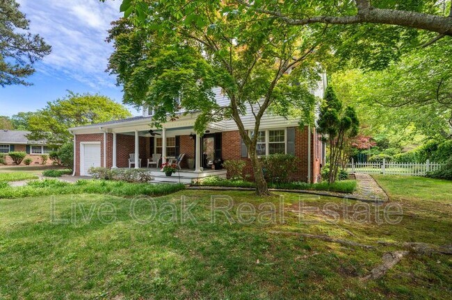 Foto del edificio - 3705 S Queensgrove Cir