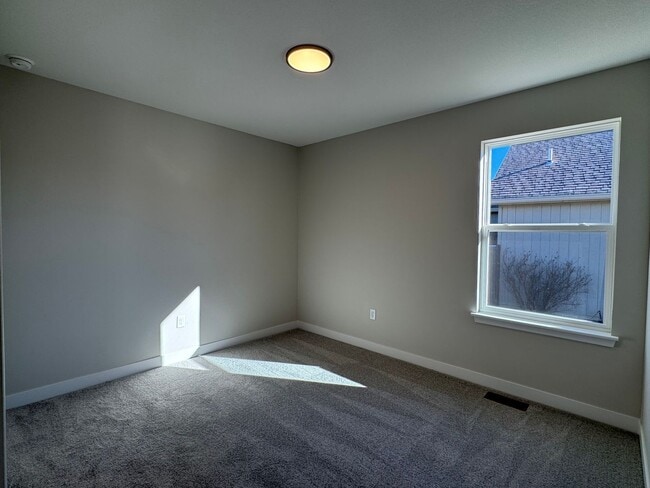 Foto del edificio - {31742} Brand New Construction + 3 Car Garage + Ranch Floor Plan with basement