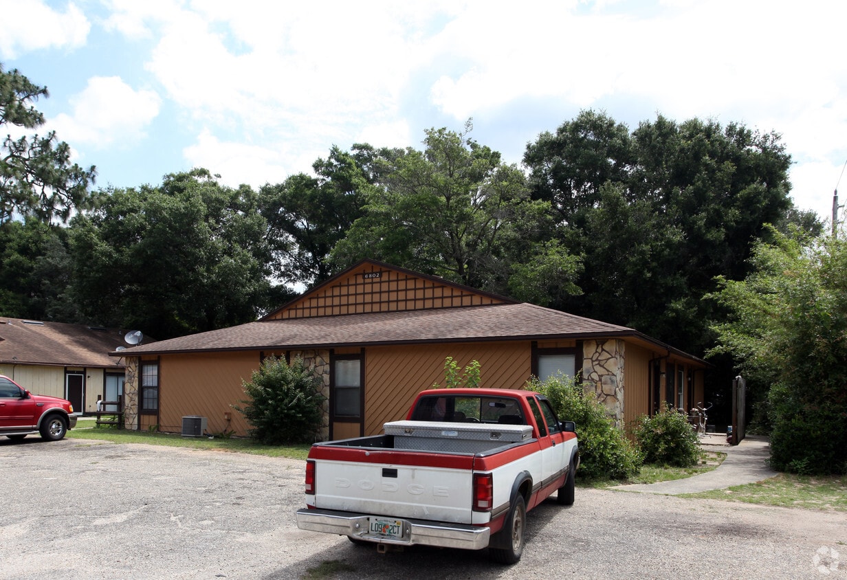 Building Photo - 6802 Tiki Ln