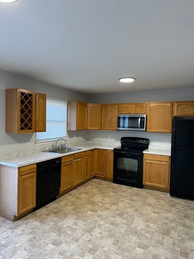 Building Photo - 138 Harvard Rd