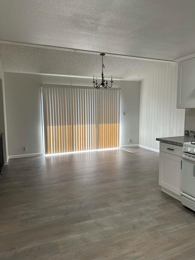 Foto del edificio - 1305 Oak Terrace Ct