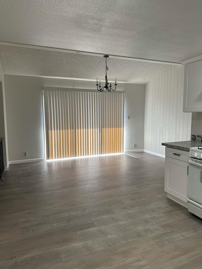 Photo - 1305 Oak Terrace Ct (Sacramento, CA) Apartment