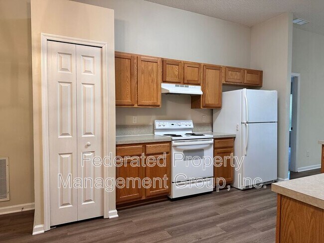 Foto del edificio - 7925 Collins Bay Ct