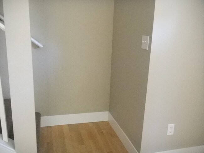 Foto del edificio - 5 Bedroom Duplex in University Area