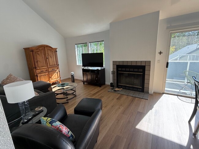 Building Photo - 1029 Southwood Dr