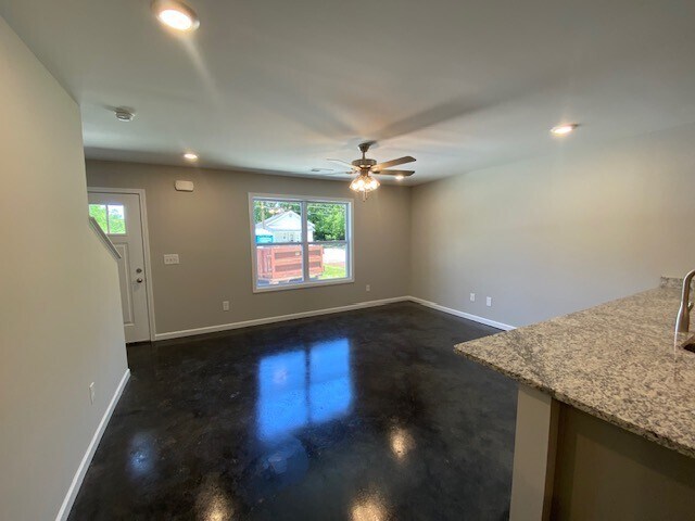Foto del edificio - 409 E 17th St