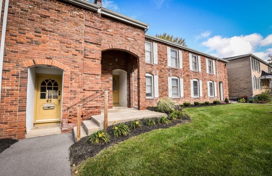 Primary Photo - 5 Cinema Dr