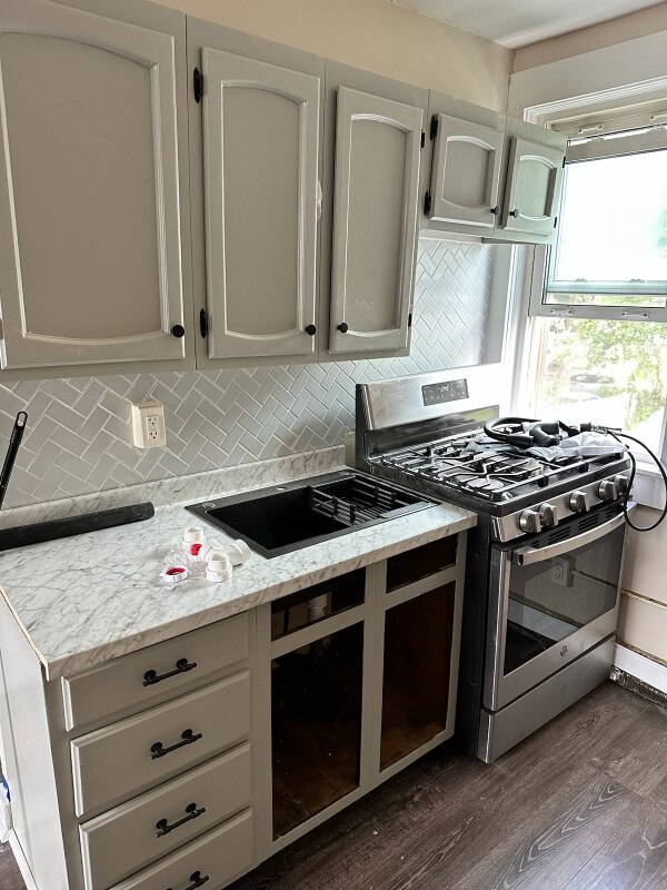 Building Photo - 238 Grove St