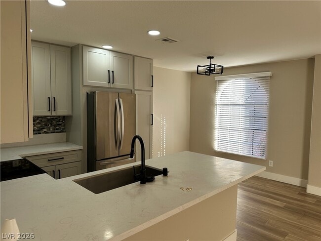 Foto del edificio - 2982 Juniper Hills Blvd