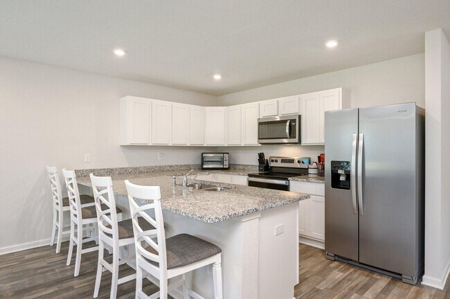 Foto del edificio - Charming 4-Bed Home in Quiet DeFuniak Spri...