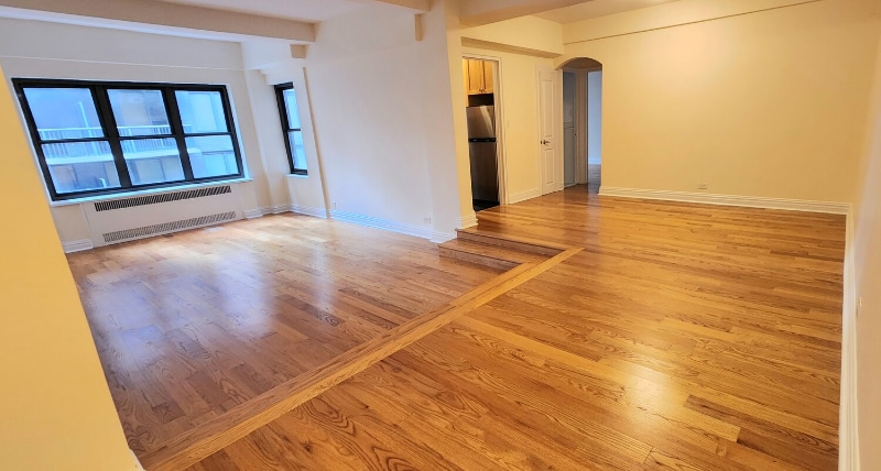Primary Photo - 141 E 56th St