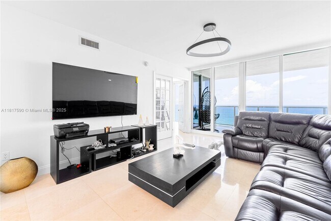 Foto del edificio - 19111 Collins Ave