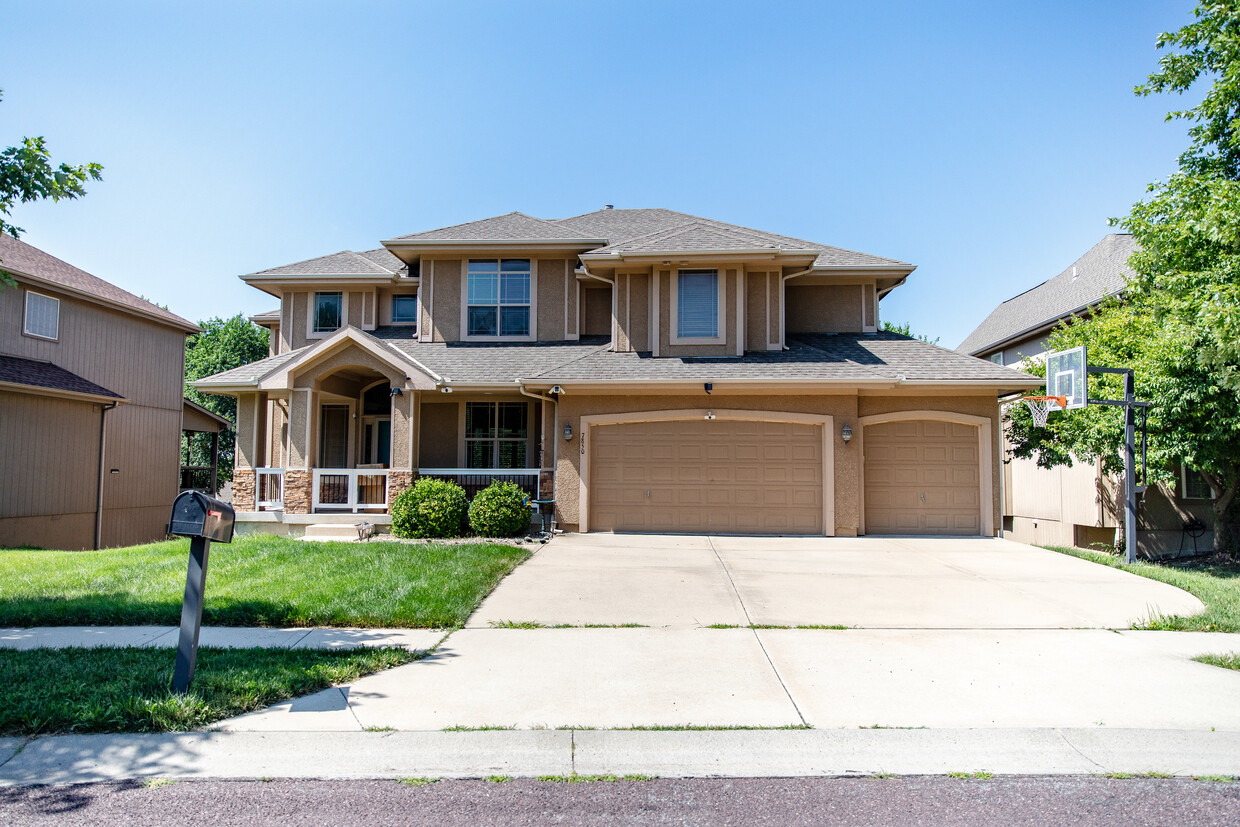 7850 W 155th Ter, Overland Park, KS 66223 House Rental in Overland Park, KS