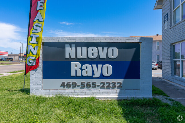 Building Photo - Neuvo Rayo