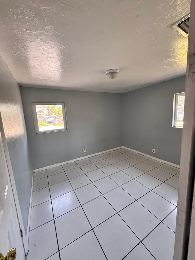 Foto del edificio - 1132 NW 5th Ct