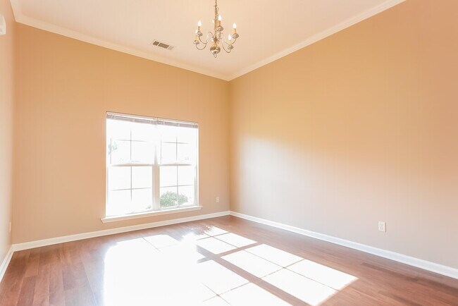 Foto del edificio - 4064 Sidlehill Dr