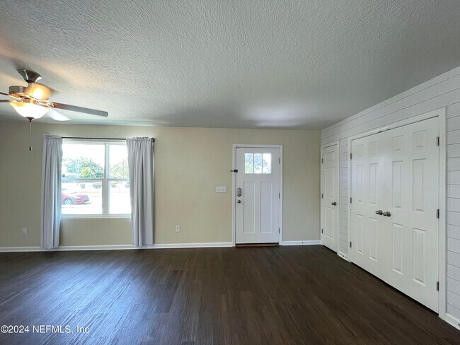 Building Photo - 1841 Fiji Ct
