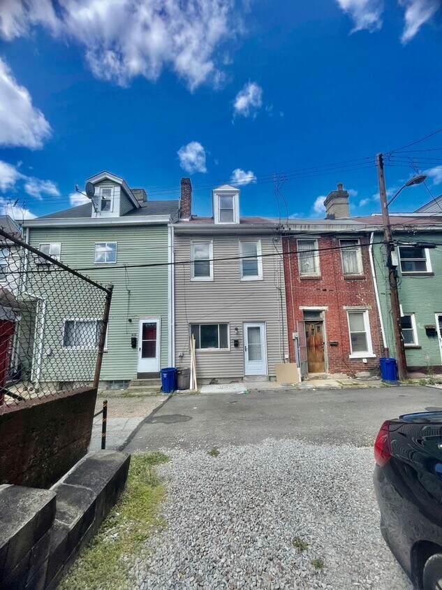 2 Bed 1 Bath- Pittsburgh Pa - 2 Bed 1 Bath- Pittsburgh Pa