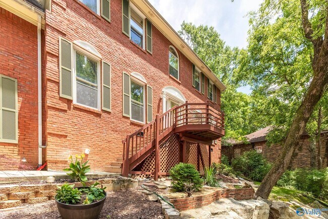 Foto del edificio - 15033 Greentree Trail SE