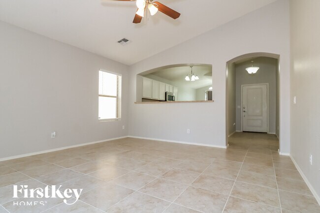 Foto del edificio - 8330 W Kingman St