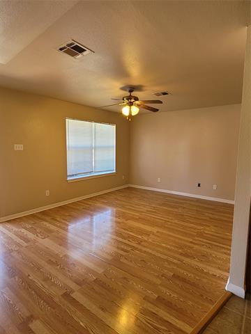 Foto del edificio - 229 E Craven Ave