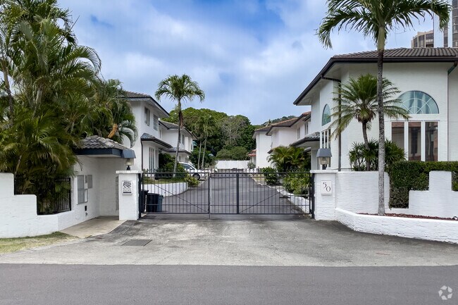 Building Photo - Nuuanu Palms
