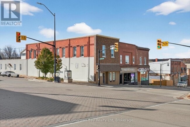Building Photo - 90 Main St