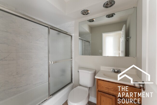 Foto del edificio - 5909 N Kenmore Ave