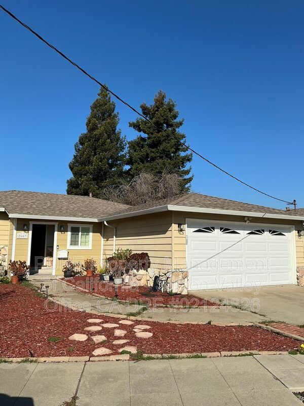 Building Photo - 2607 Erskine Ln