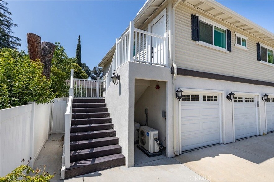 Foto principal - 25461 Cole St