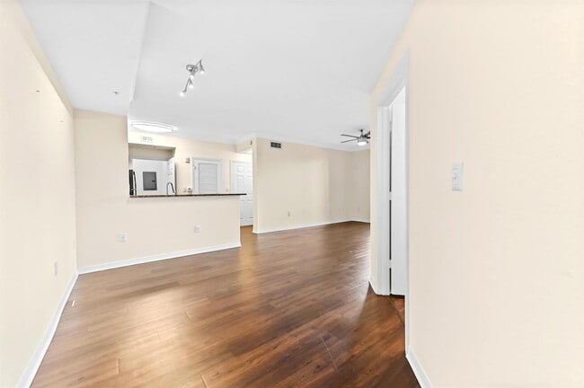 Foto del edificio - 15105 Michelangelo Blvd