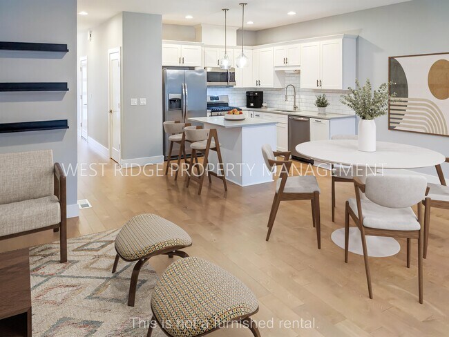 Foto del edificio - 6836 N Hudson St