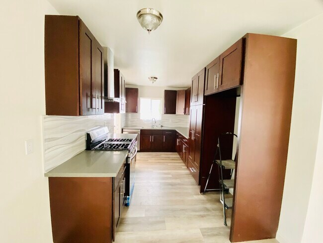 Building Photo - 3204 W Stonybrook Dr