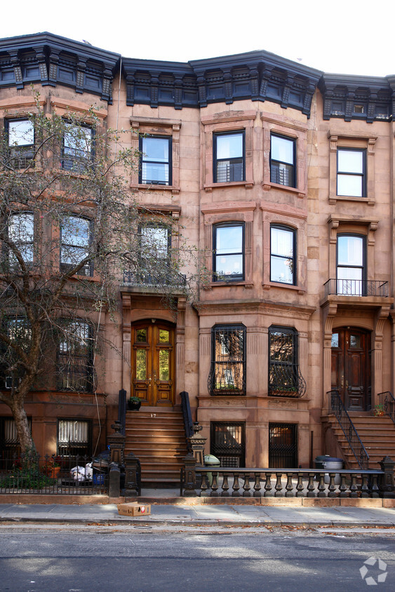 Building Photo - 17 7th Ave