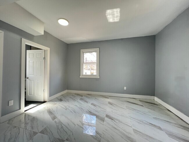 237 South 7th 1R - 235 S 7th St
