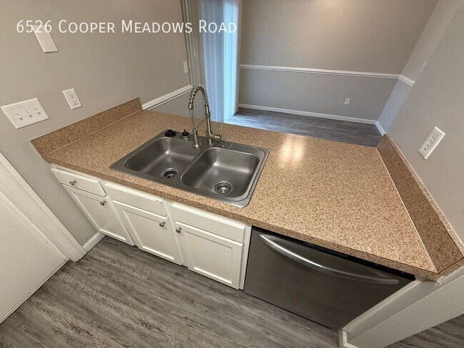 Foto del edificio - 6526 Cooper Meadows Rd