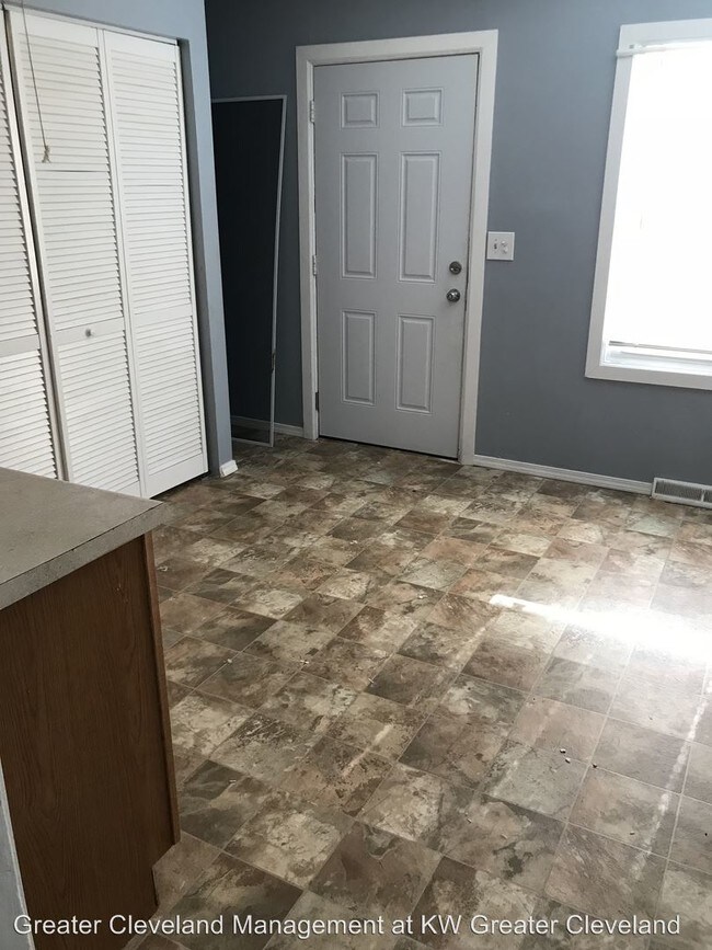 Foto del edificio - 2 br, 1 bath House - 12513 Kirton Ave