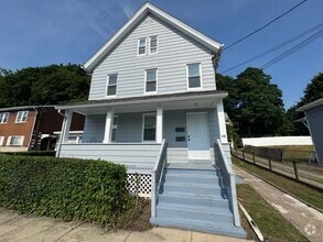 Building Photo - 39 Bank St
