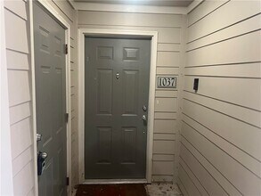 Building Photo - 833 Old Greenville Hwy