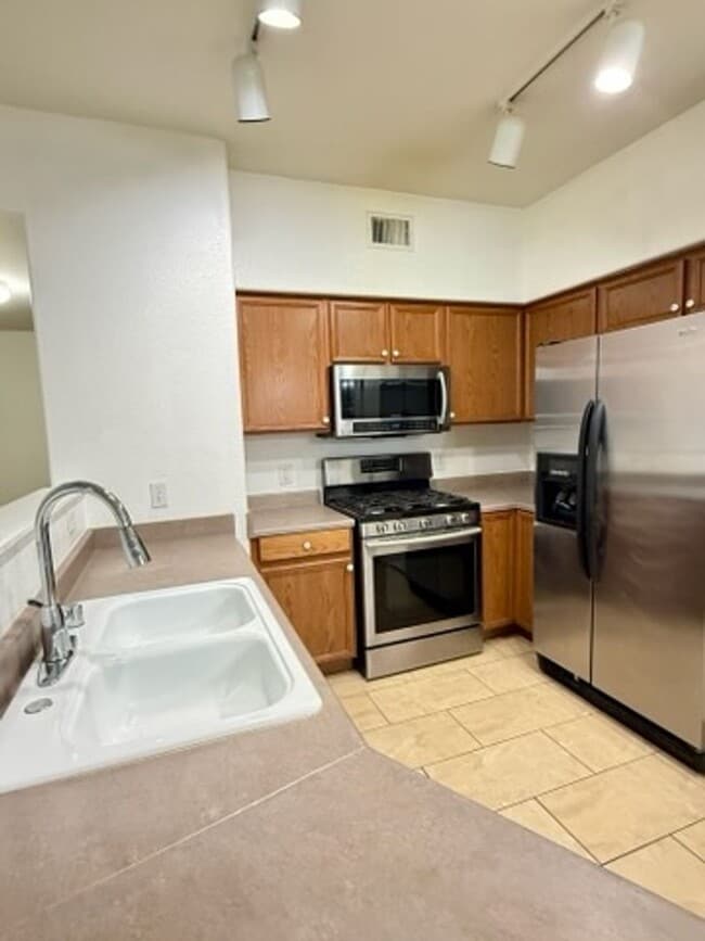 Foto del edificio - Super cute 3/2 Townhouse Near Durango & 95