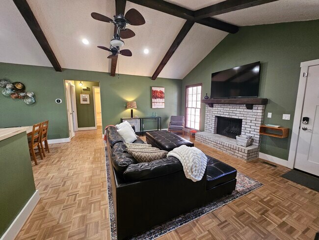 Foto del edificio - 54 Westpine Ct