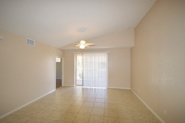 Foto del edificio - 1085 Hancock Creek S Blvd