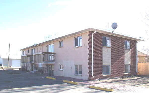 Primary Photo - 2540 Kenton St