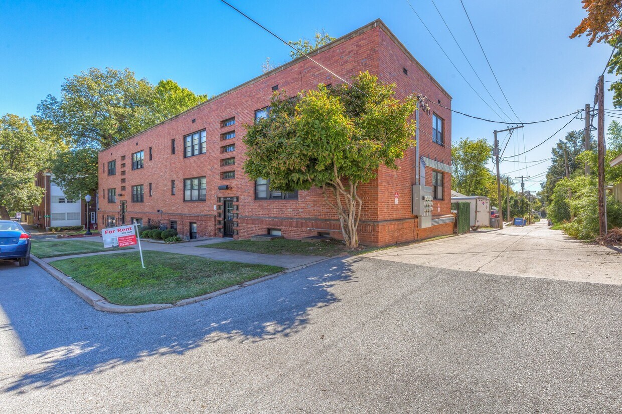 Foto principal - 1524 E 17th St