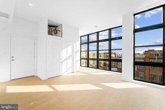 Building Photo - 1417 Belmont St NW