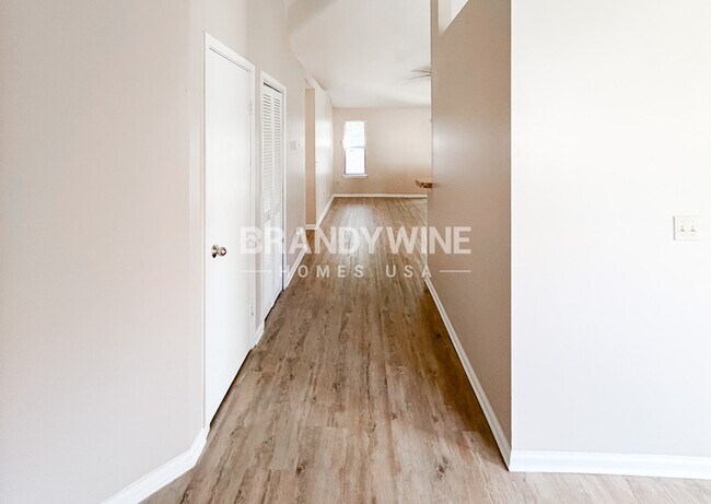 Building Photo - 11525 Birch Forest Cir E