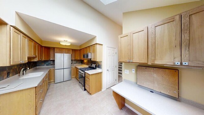 Foto del edificio - 457 Village Oaks Ct