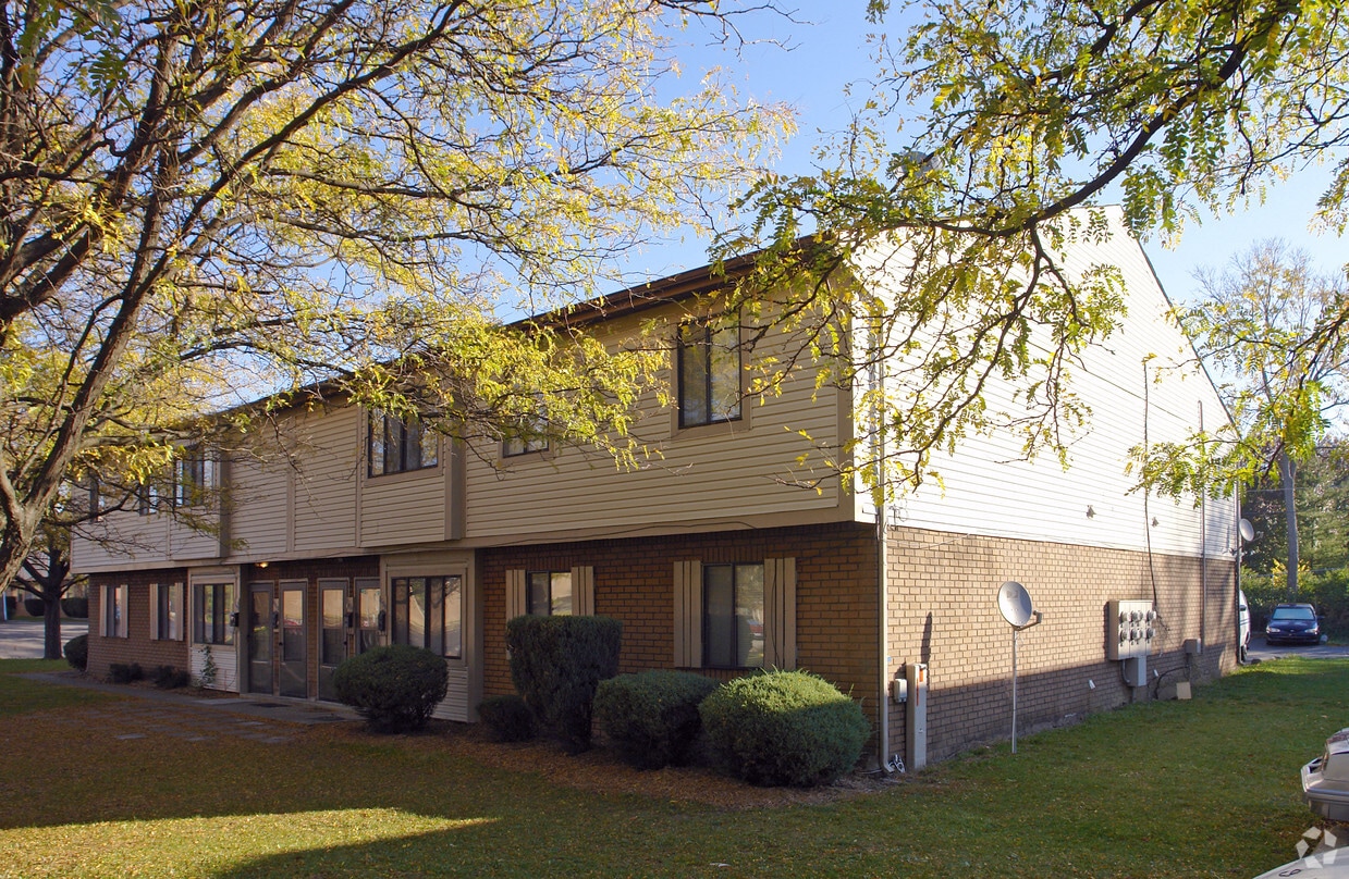 Primary Photo - 1651-1659 Harvester Ln